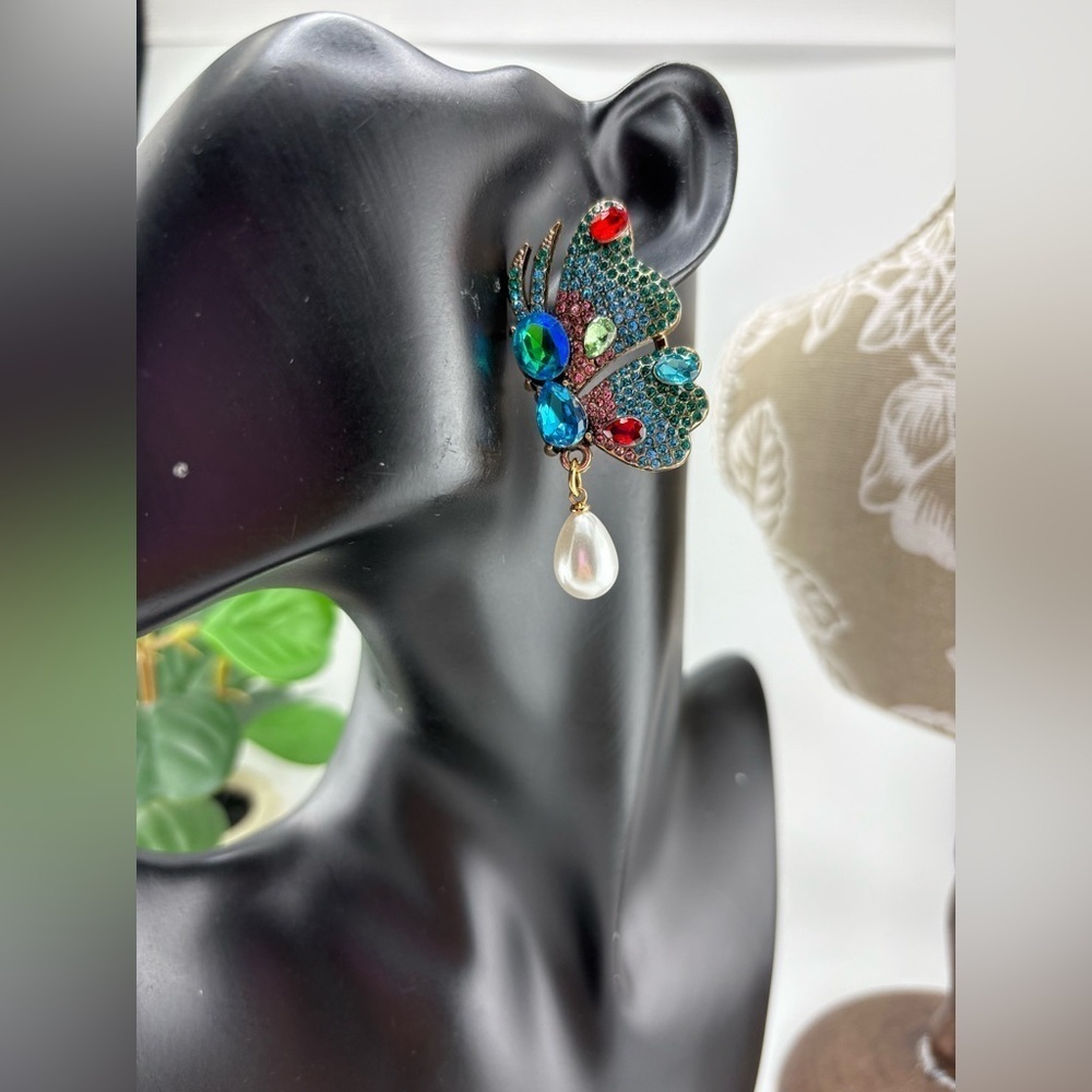 Colorful Butterfly Crystal Earring with Pearl Drop ✨ - Picture 6 of 10
